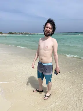 about-the-infamous-beach-photo-v0-7ok5kz0xeq1d1.png