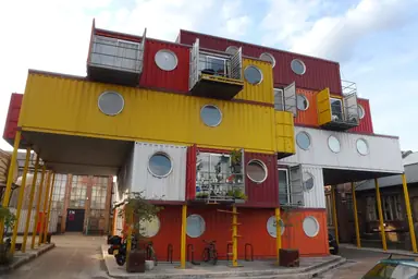 1426527340-cmglee-container-city-2.jpg