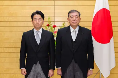 Shinjiro_Koizumi_and_Shigeru_Ishiba_May_2025.jpg