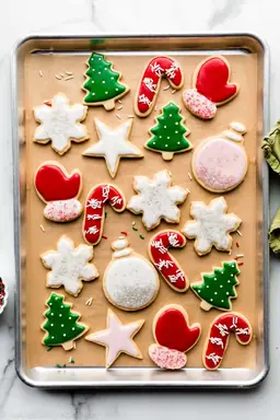 decorated-christmas-sugar-cookies-with-icing-2.png