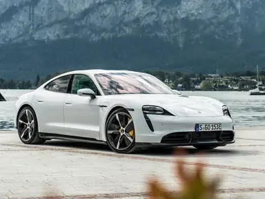 2020-porsche-taycan-123-1569266409.png