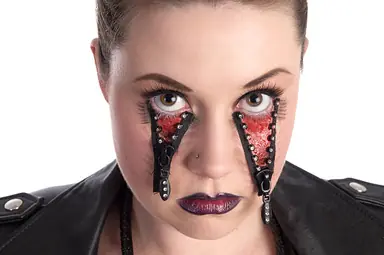 closeup-with-extreme-makeup.png