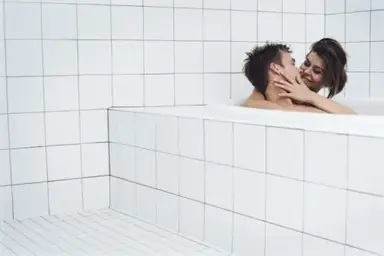 sex-love-life-blogs-smitten-0808_couple-sex-bathtub_sm.png