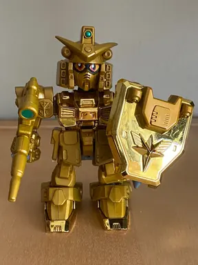 bandai_sd_captain_gundam_gold__1677915006_1e48a501.jpg