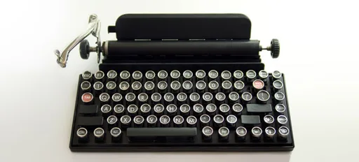 qwerkywriter-vintage-mechanical-typewriter-qwerkytoys-thumb640.jpg