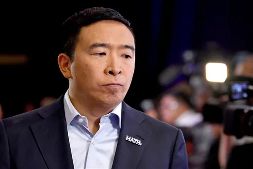 191017-andrew-yang-math-pin-ew-113p_7a3d3cc2d366a536d6debded63948104.fit-760w.jpg