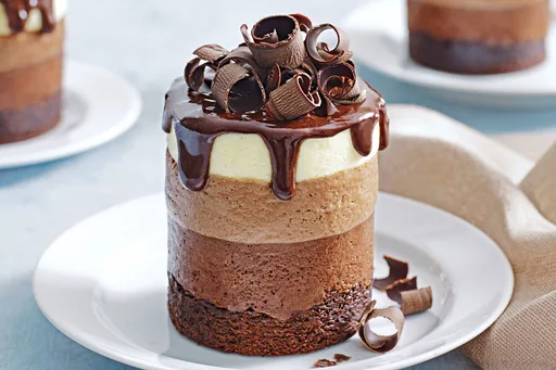 layered-chocolate-mousse-cakes-101268-1.png