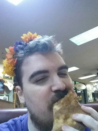 DqUvfMmUcAAYJ-x.png